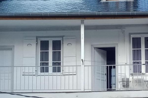 APPARTEMENT CHALEUREUX AVEC BALCON -TERRASSE PRIVE